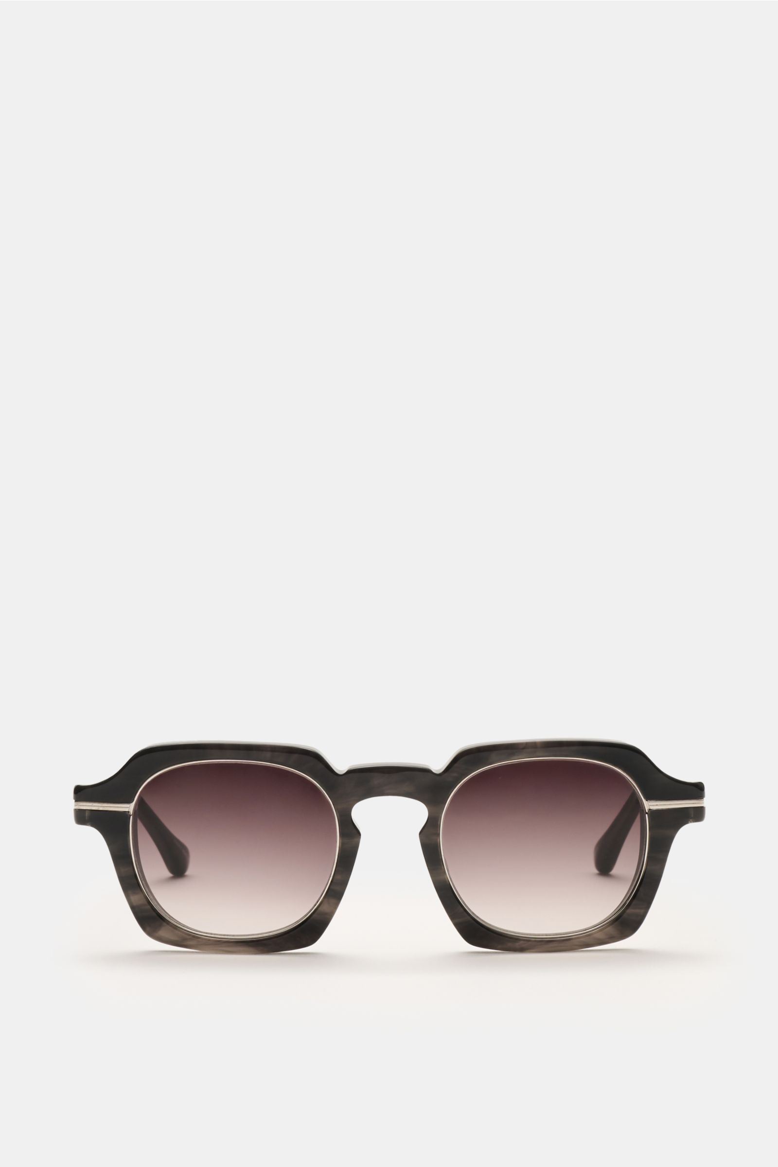 Matsuda Sonnenbrille 'M2055' in anthrazit/grau, eckige Form, Notched Bridge, Verlaufsgläser, Acetat-Rahmen, frontal fotografiert.