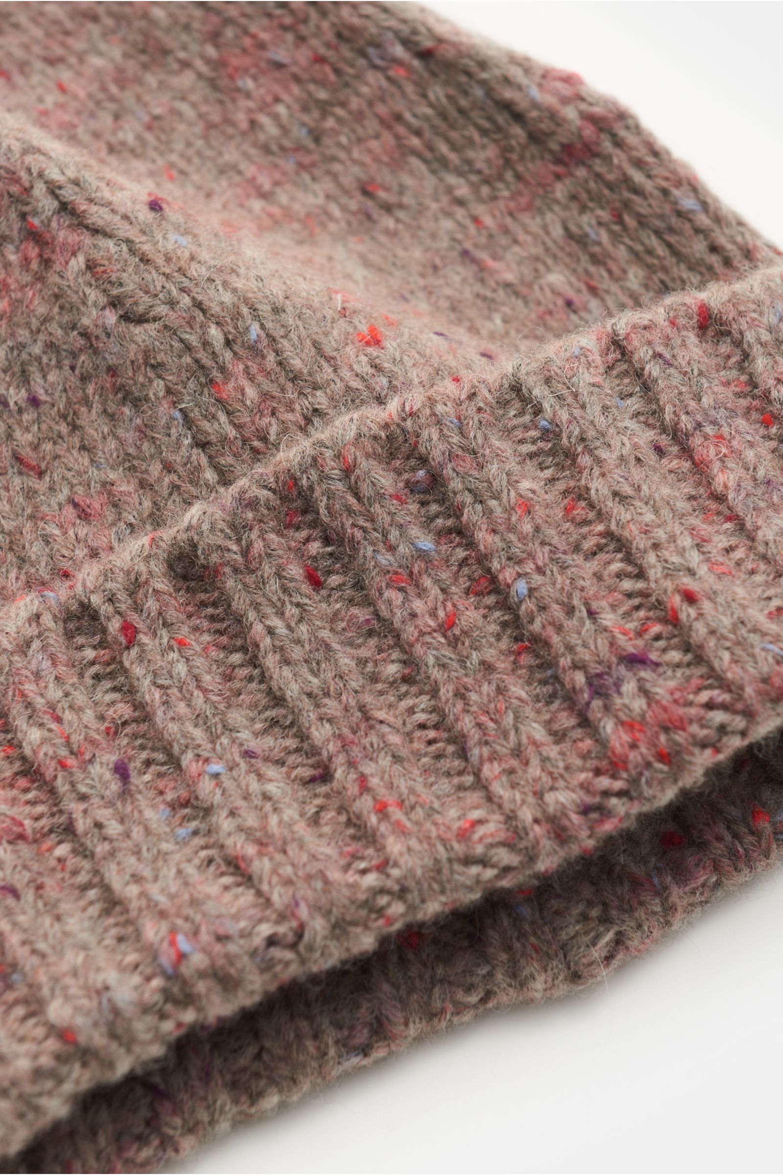 04651/ A trip in a bag Mütze taupe/rot meliert