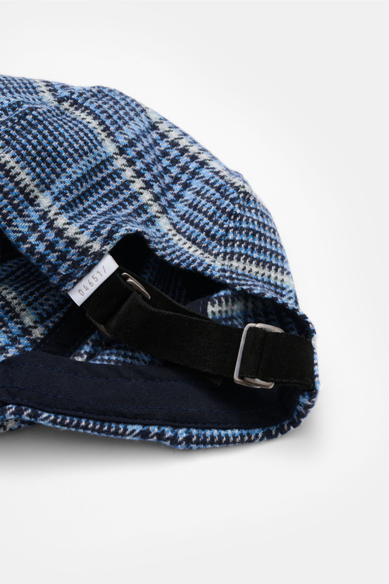 04651/ A trip in a bag Baseball-Cap 'Check' rauchblau/schwarz/hellgrau kariert, Nahaufnahme von hinten, Glencheckmuster, Baumwoll-Microfaser-Mix, verstellbarer Verschluss.