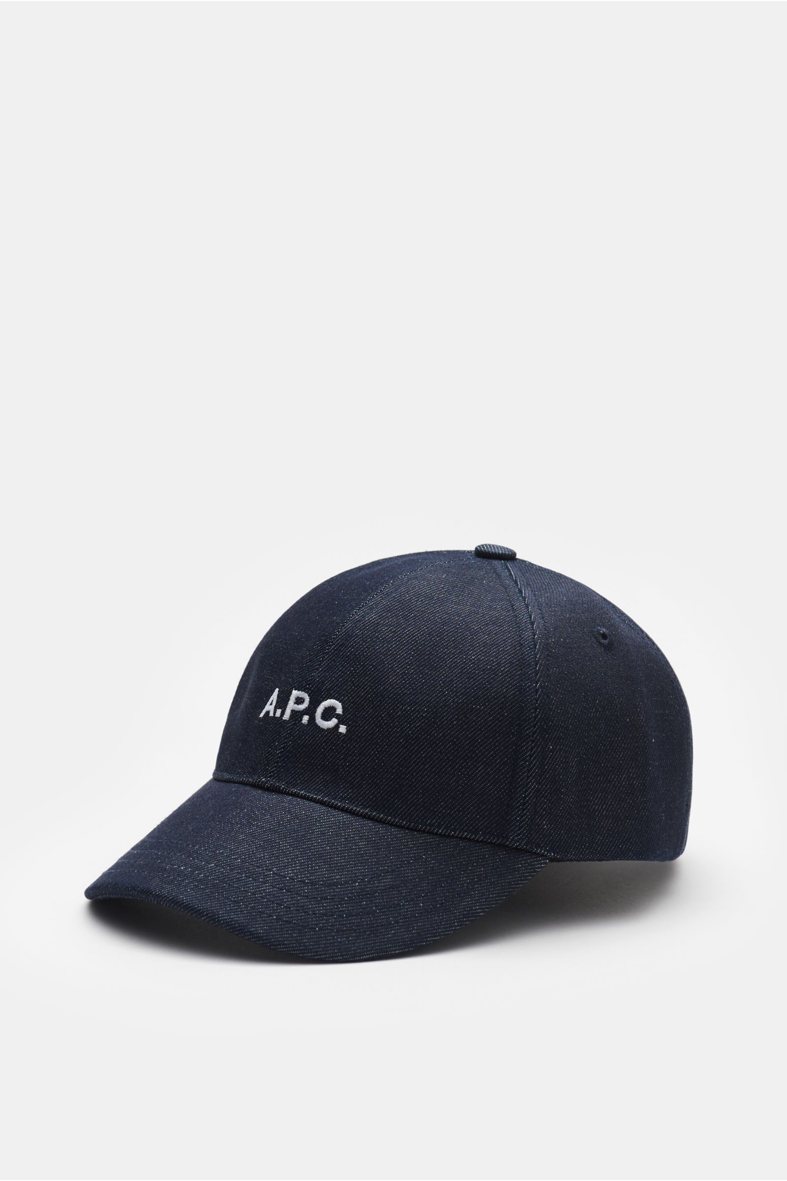 A.P.C. Denim Baseball-Cap 'Charlie' navy aus robustem Baumwoll-Denim, Six-Panel-Design, Logo-Stitching, verstellbar, frontal seitlich fotografiert.
