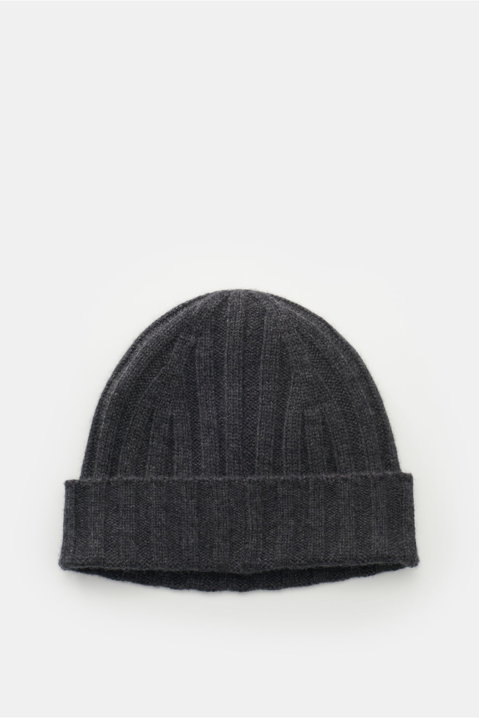 von Braun Cashmere Mütze anthrazit meliert, von oben fotografiert, mit klassischem Rippstrickmuster, schmalem Umschlag, feinem Strickbild, sehr weich und aus reinem mongolischem Cashmere