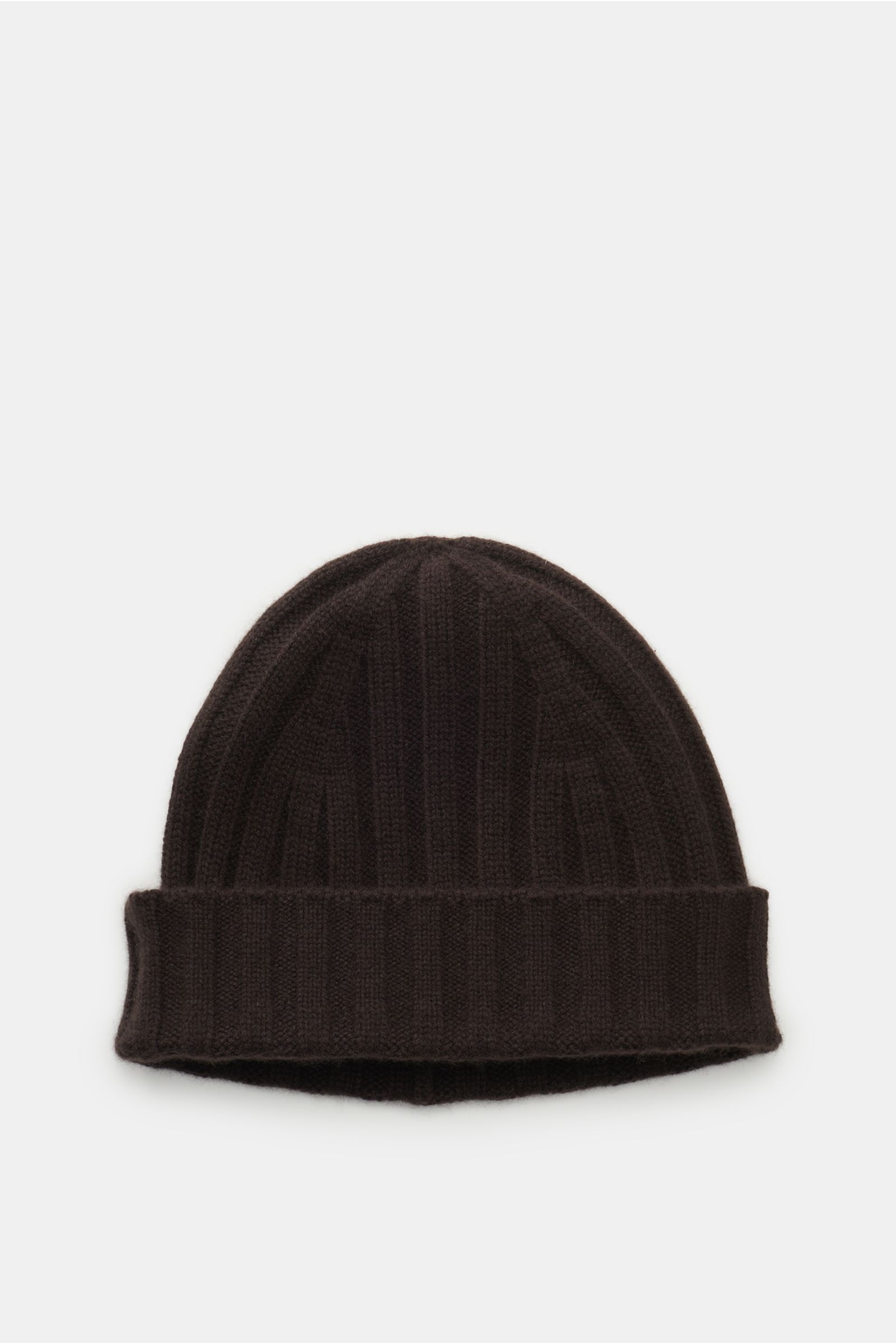 von Braun Cashmere Mütze dunkelbraun, frontal fotografiert, feines Rippstrickmuster, schmaler Umschlag, weicher Griff, reiner mongolischer Cashmere