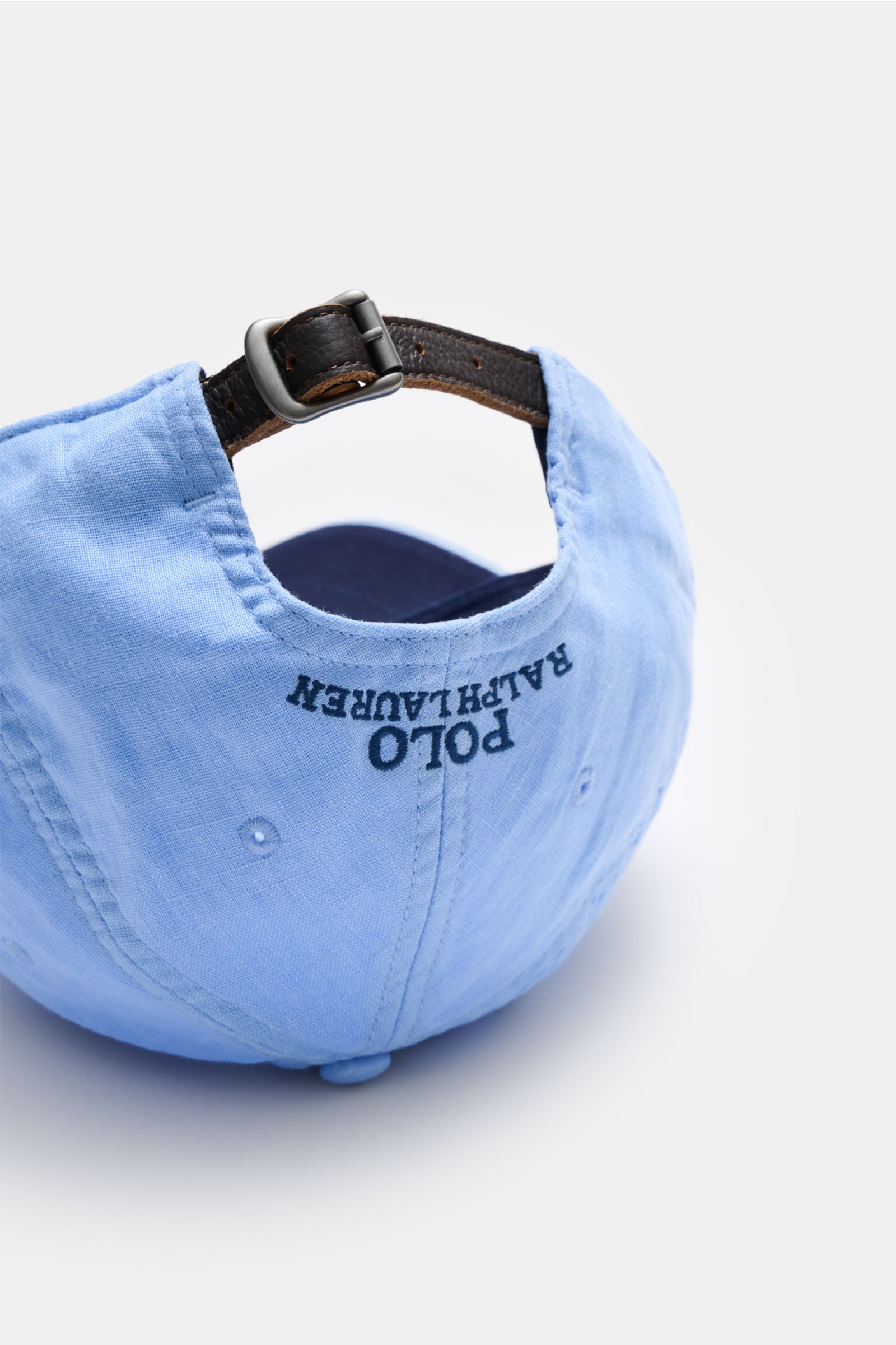 Polo Ralph Lauren Baseball-Cap hellblau, Rückansicht, reine Baumwolle, weicher Griff, sechs Panel, Leder-Verschluss, Polo-Bär-Stitching.