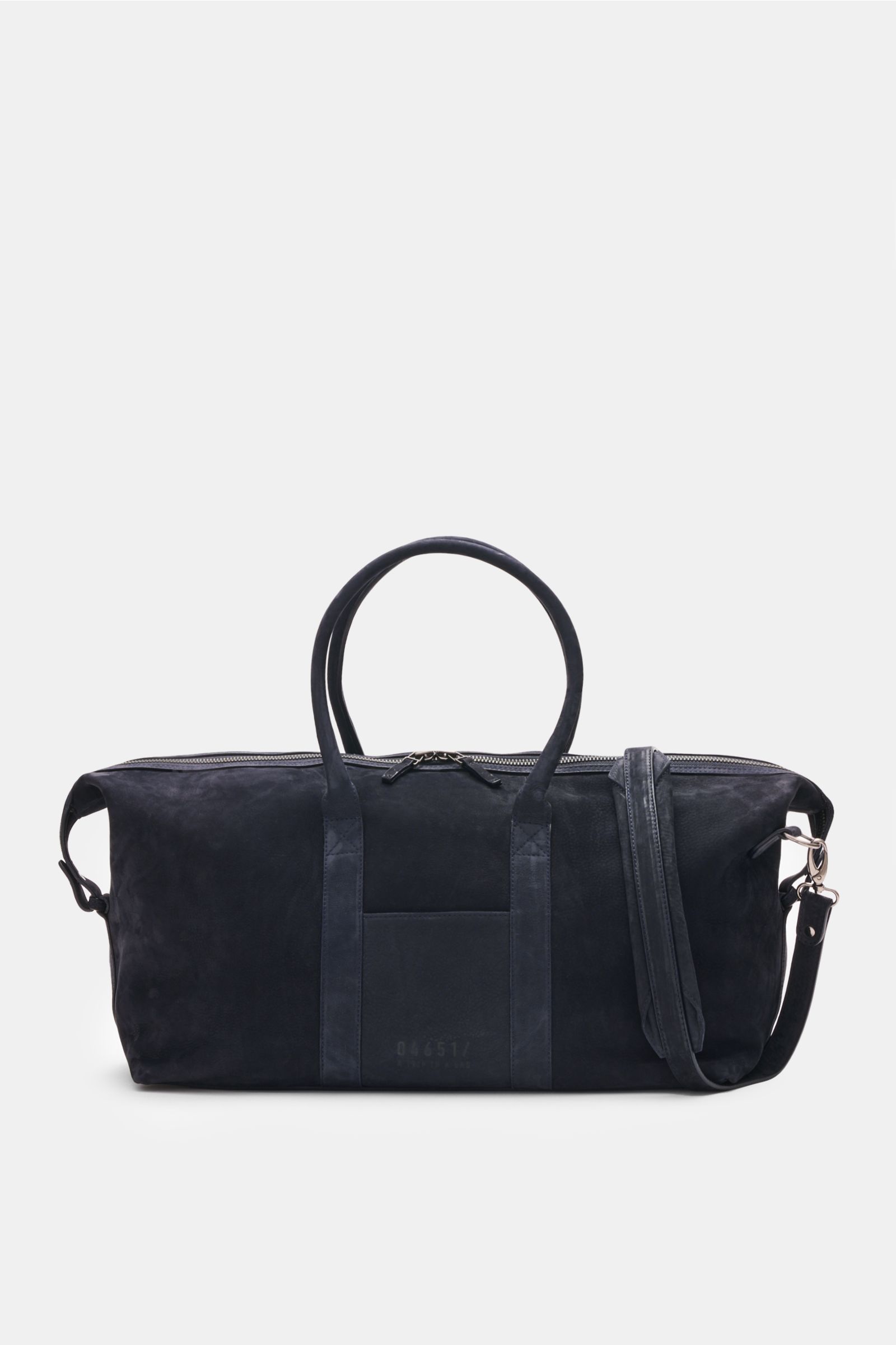 Front view of the 04651/ A trip in a bag Weekender '3-Day Bag' navy in soft velour leather with adjustable size, two-way zipper, and shoulder strap.

Description: Der 'Trip in a Bag' kann losgehen: Mit dem größenverstellbaren Weekender '3-Day Bag' von 