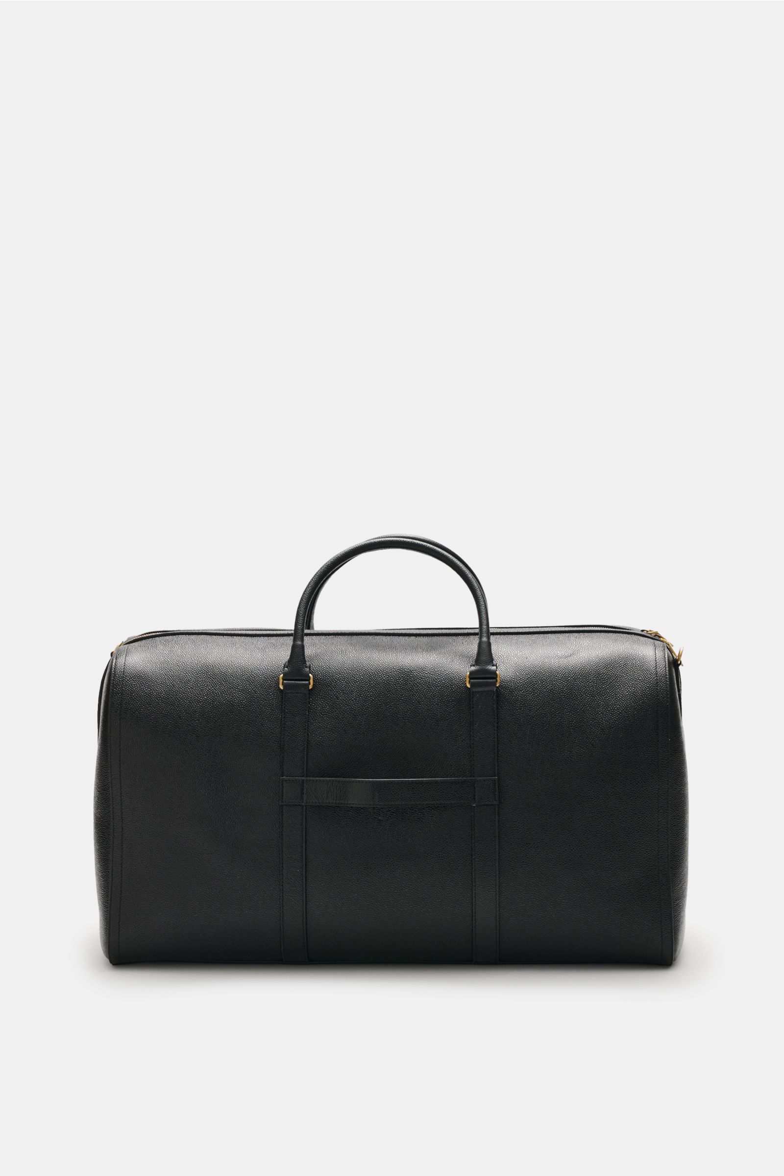 Thom Browne Weekender schwarz aus genarbtem Leder, frontal fotografiert, mit robusten Griffen, goldfarbener Hardware und großzügigem Stauraum.