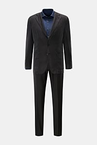 Santaniello Anzug dunkelgrau aus Super 110's Wolle, Slim Fit, tailliertes Sakko mit drei Knöpfen und schmal zulaufende Hose, Frontalansicht.