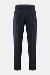 Santaniello Wollhose 'Camerota' navy shown from the front, made of pure wool in a soft, regular fit with zipper, buttons, single pleat, French pockets, buttoned back pockets, and fixed cuff.

Lässigkeit trifft Stil: Die Bundfaltenhose 'Camerota' von SA