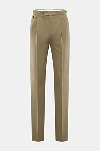 Front view of PT Torino Trousers 'Gentleman Fit' taupe in a summery linen and cotton blend, slim fit with double pleats, side adjusters, and jetted back pockets. 

For these exclusive 'Gentleman Fit' trousers, PT TORINO has chosen a summery blend of linen