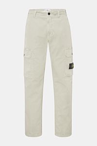 Stone Island Cargohose salbei, frontale Ansicht, knöchellang, elastische Baumwolle, weicher Griff, robuste Qualität, aufgesetzte Cargotaschen, Kompass-Badge.
