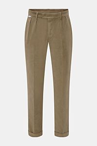 Front view of 04651/ A trip in a bag Corduroy trousers taupe in stretchy cotton with double pleat, side adjusters, tapered fit, ankle length, zip and hook fastener, French and hip pockets, and fixed hem turn-up.