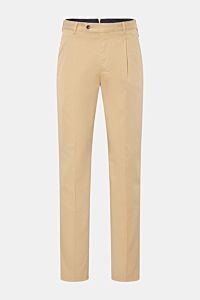 PT Torino Chinos 'Union Fit' beige displayed front-facing on a white background, made from cotton twill with slight stretch, featuring pleats and tapered cut.

For these chinos, PT TORINO has chosen classic cotton twill in fine fabric enhanced with sli