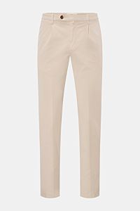 Front view of Briglia 1949 Chinos beige, ankle-length tapered fit with zip, button, French pockets, and back flap pockets.

Description: Maximum comfort meets an elegant silhouette: Summery ease meets timeless aesthetic in these chinos by BRIGLIA 1949.
