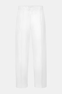 Dondup Baumwollhose 'Mel' weiß, knöchellang, Loose Fit, einfache Bundfalte, Reißverschluss, Slide Button, französische Taschen, Metall-Initial, fixierter Saumaufschlag, frontal fotografiert.