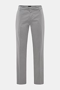 Dondup Baumwollhose 'Gaubert' grau, slim Fit, schmal geschnitten, elastische Baumwolle, frontal fotografiert mit Reißverschluss, Taschen, Metall-Initial.