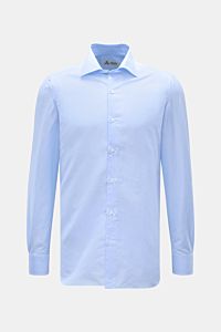 Borrelli Business Hemd 'Luciano' Kent-Kragen hellblau, Slim Fit, Leinen-Baumwoll-Mix, glatter Griff, französische Knopfleiste, Sportmanschette, gerundeter Saum, Vorderansicht.