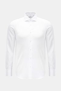 Vorderansicht des weißen BRAUN Hamburg Business Hemd Haifisch-Kragen aus feinem Baumwoll-Pinpoint, glatter Griff, Extra Slim Fit, französische Knopfleiste, klassische Sportmanschette, gerundeter Saumverlauf.