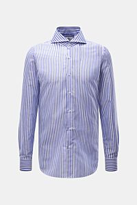 Finamore Business Hemd 'Sergio Napoli' Haifisch-Kragen blau/weiß gestreift, slim fit, Leinen-Baumwollmix, feine Webstruktur, frontal fotografiert.
