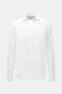 von Braun Leinenhemd Haifisch-Kragen weiß, frontale Nahaufnahme, reines Leinen, luftige Qualität, weicher Griff, sportliche Manschette, gerundeter Saum, garment dyed für entspannten Look.