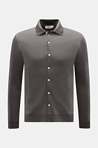 Front view of Altea Jersey shirt 'Julius' polo shirt collar dark brown, slim fit with full-length button placket, soft lyocell-cotton blend.

Description: If you can’t decide between a shirt and a polo shirt, choose the model 'Julius' from ALTEA which 