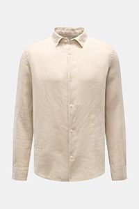 Front view of 04651/ A trip in a bag Leinenhemd schmaler Kragen sand, a sand-colored linen shirt with narrow collar, French placket, and classic cuffs, featuring a breathable, lightweight texture for a relaxed summer look. 