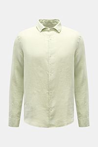 Front view of the 04651/ A trip in a bag Leinenhemd schmaler Kragen pastellgrün, a pastel green linen shirt with narrow collar and button placket.

Additional description: Mühelose Leic