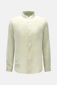 Frontansicht des pastellgrünen 04651/ A trip in a bag Leinenhemd 'Linen Guru' mit Grandad-Kragen, reines Leinen, Regular Fit.