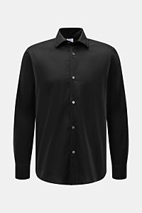 Front view of the 04651/ A trip in a bag Casual shirt 'Cloudy Shirt' slim collar black, lightweight cotton with French button placket.

Lightweight and comfortable for hot days: The casual shirt 'Cloudy Shirt' by 04651/ A 