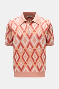 Piacenza 1733 Kurzarm-Strickpolo rot/apricot/offwhite gemustert, front view of short-sleeve knit polo with diamond pattern, silk-cotton blend, slim fit, ribbed collar and cuffs, three-button placket, lightweight and airy knit. Ein Hauch von Luxus: Dies