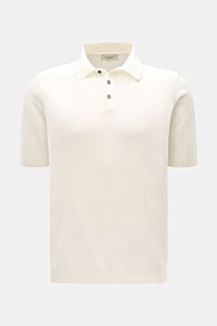 Piacenza 1733 Kurzarm-Strickpolo offwhite in Slim Fit, feiner Baumwollstrick, weicher Griff, Polokragen, Drei-Knopf-Leiste, Rippbündchen, frontal fotografiert.