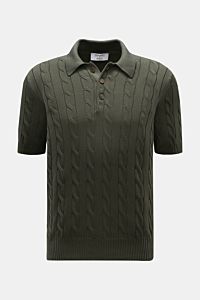 Front view of a Gran Sasso Kurzarm-Strickpolo dunkelgrün, a short-sleeve knit polo in dark green with cable knit pattern, slim fit, classic collar, and ribbed cuffs. 

Description: Ideal für warme Tage: Das Kurzarm-Strickpolo von GRAN SASSO in exklusiv