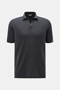 Front view of BRAUN Hamburg Jersey polo shirt dark grey with open collar placket, slim fit, dress-shirt collar, and side vents, made of pure cotton jersey, slightly robust to the touch, sporty style for the new season.