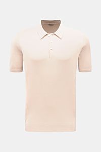 BRAUN Hamburg Kurzarm-Strickpolo sand, frontale Ansicht, Slim Fit, feiner Baumwoll-Strick, weicher Griff, Polokragen, Drei-Knopf-Leiste, Rippbündchen.