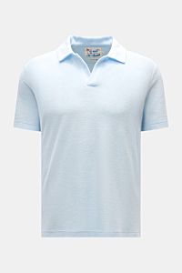 MC2 Saint Barth Frottee-Poloshirt 'Jeremy' pastellblau, slim fit, kurzarm, offener Kragen, weicher Griff, Frontansicht, leichte Frotteestruktur.