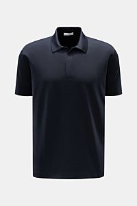 Kiefermann Jersey-Poloshirt 'Aodhan' navy, Slim Fit, glatter Griff, verdeckte Drei-Knopf-Leiste, konfektionierter Polokragen, kurzarm, Frontansicht.