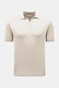 Front view of Kiefermann Merino short sleeve knit polo 'Luras' beige in pure merino wool with classic collar and regular fit.

Description:  
Sporty and timeless: This short sleeve knit polo by KIEFERMANN in high-quality merino wool has a casual cut an