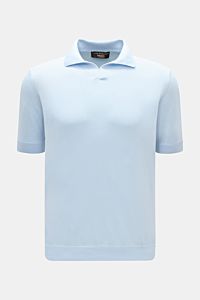 Front view of Filippo de Laurentiis Short sleeve knit polo light blue, slim fit with signature open collar placket and ribbed bands.

Summery elegance at its most relaxed: This short sleeve knit polo by FILIPPO DE LAURENTIIS is made of a fine cotton kn