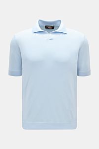 Front view of Filippo de Laurentiis Short sleeve knit polo light blue, slim fit with signature collar, fine pure cotton knit, ribbed bands.

Summery elegance at its most relaxed: This short sleeve knit polo by FILIPPO DE LAURENTIIS is made of a fine co