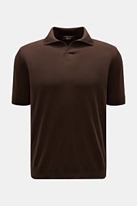 Front view of Filippo de Laurentiis Short sleeve knit polo dark brown, fine cotton knit, slim fit, with signature polo collar and open collar placket.

Summery elegance at its most relaxed: This short sleeve knit polo by FILIPPO DE LAURENTIIS is made o