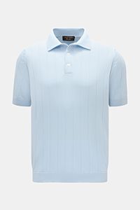 Filippo de Laurentiis Kurzarm-Strickpolo hellblau, frontale Nahaufnahme, reine Baumwolle, feiner Strick, Slim Fit, Polokragen, Drei-Knopf-Leiste, Rippbündchen.