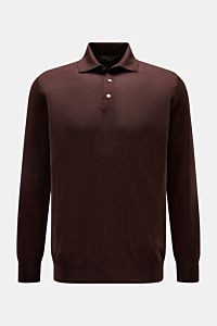 Filippo de Laurentiis Strickpolo dunkelbraun, Slim Fit, aus Cashmere-Seiden-Mix, feines Strickbild, Polokragen, Drei-Knopf-Leiste, Rippbündchen, frontale Ansicht.