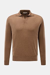 Front view of Aurélien Strickpolo 'Cashwool' braun, a slim fit brown knit polo made of pure Merino wool with soft texture, classic collar, open placket, fine knit pattern, and comfortable ribbed cuffs. Frühlings-Essential: Das Strickpolo von AURÉLIEN a