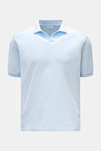 Front view of the 04651/ A trip in a bag Terry polo shirt 'Terry Johnny' pastel blue, short sleeve, cotton terry, soft feel, regular fit.

Description: Holiday feel you can wear: This short sleeve polo shirt in comfortable cotton terry by 04651/ A TRIP
