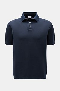Front view of the 04651/ A trip in a bag Poloshirt 'TP' navy, made of pure cotton piqué, featuring a soft touch, regular fit, classic polo collar, smooth button placket, small side seam label, and comfortable ribbed cuffs. Ob im Urlaub oder Office: 046