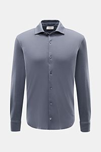 Front view of Piacenza 1733 Jersey shirt slim collar grey-blue in soft cotton jersey, slim fit with narrow collar and classic barrel cuffs.

Luxurious comfort for everyday wear: This jersey shirt from PIACENZA 1733, made from soft cotton, combines styl