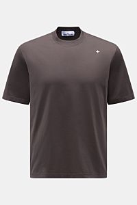 Stone Island Rundhals-T-Shirt 'Stellina' anthrazit, frontal fotografiert, aus Jersey-Baumwolle, Slim Fit, weicher Griff, Rundhalsausschnitt, dezentes Stellina-Stitching.