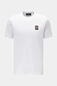 Belstaff Rundhals-T-Shirt weiß aus Baumwoll-Jersey, Slim Fit, weicher Griff, mit schwarzem BELSTAFF-Weblabel, frontale Produktansicht.