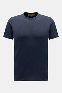 Front view of B.F. Knitwear Crew neck T-shirt navy, made of pure cotton, soft feel, slim fit, crew neck, and short hem vents, ideal for spring and summer.