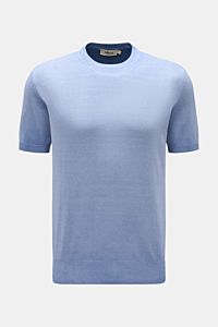 Altea Kurzarmpullover rauchblau, Slim Fit, reine Baumwolle, feines Strickbild, Rundhalsausschnitt, Rippbündchen, frontal fotografiert.