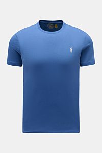 Front view of Polo Ralph Lauren Crew neck T-shirt dark blue in extra slim fit, soft pure cotton jersey with signature logo stitching.

A sporty classic: This soft T-shirt in pure cotton by POLO RALPH LAUREN combines the iconic logo stitching with a sli