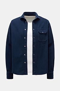 Ace Denim Cord-Overshirt navy aus nachhaltigem Baumwoll-Cord, Regular Fit mit Umlegekragen, Druckknopfleiste, Brusttasche und Manschetten, frontal fotografiert.